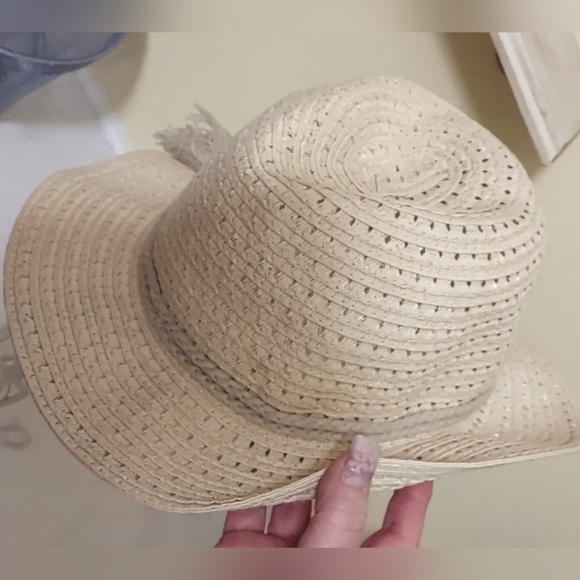 Cream Color Casual Hat - Picture 13 of 16